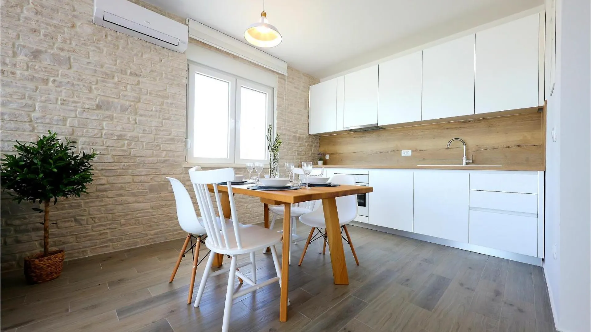 Stunning Home In Vrsi With Kitchen 0*,