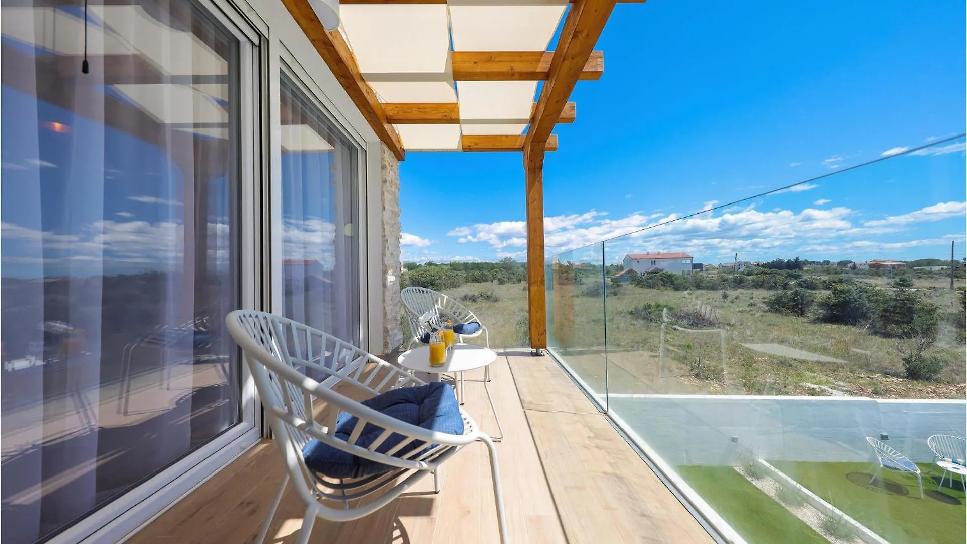 Stunning Home In Vrsi With Kitchen 0*,