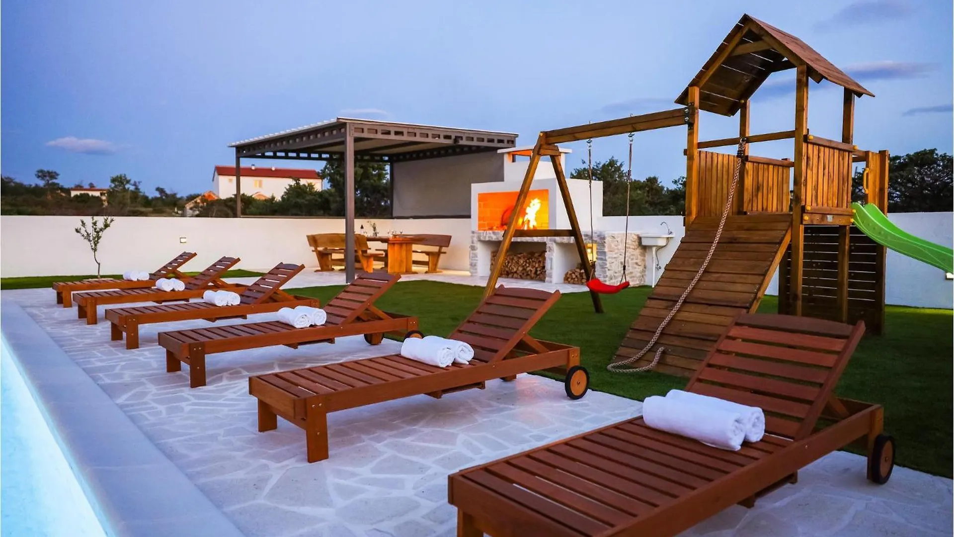 Stunning Home In Vrsi With Kitchen Croazia